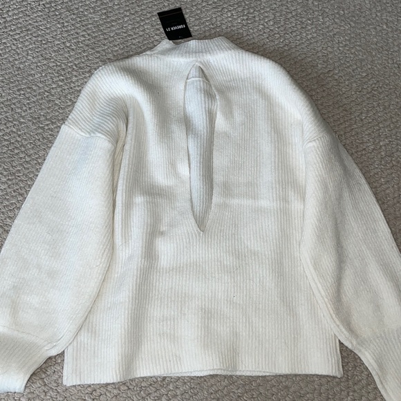 NWT Forever21 Open Back Sweater - Picture 2 of 3